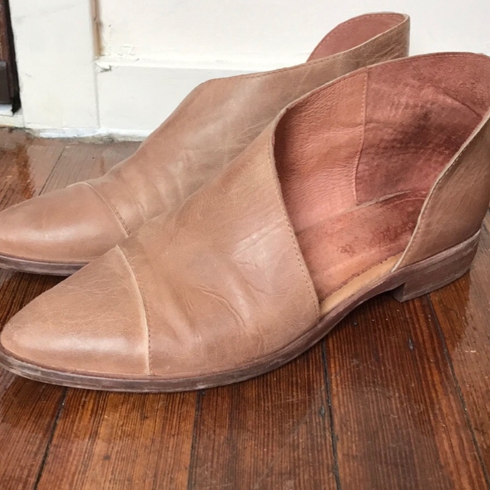 Free People Royale Flat Tan